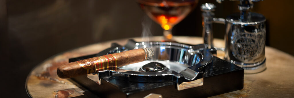 Pivat Cigar Close Up